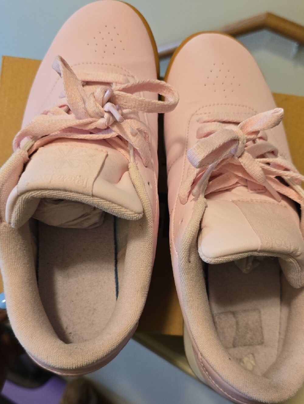 Reebok Pink Classic Low-Top Sneakers - Picture 13 of 16